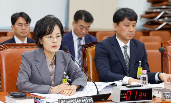 답변하는 전현정 후보자