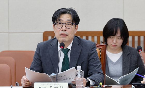 실근로시간 단축 지원 의견 밝히는 조용만 교수