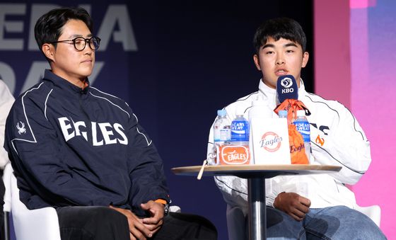 각오를 밝히는 문현빈