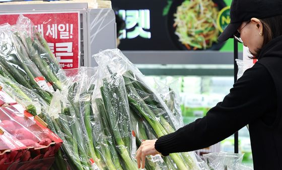 '전쟁 추경', 농축수산물 할인 확대