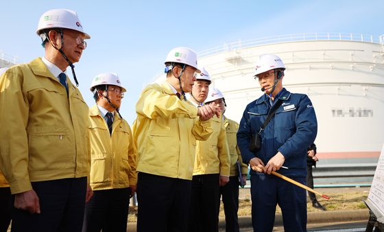 이재명 대통령, 석유 비축기지 현장점검