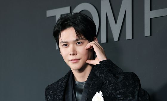 볼 하트 하는 라이즈 은석