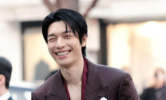 위하준, 달콤한 미소