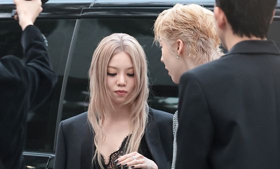란제리코어룩 입은 베일리