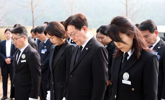 묵념하는 이재명 대통령