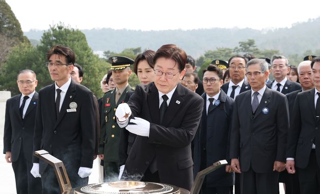 분향하는 이재명 대통령