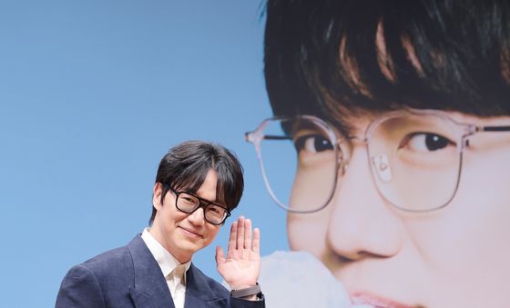 '고막남친'으로 돌아온 성시경