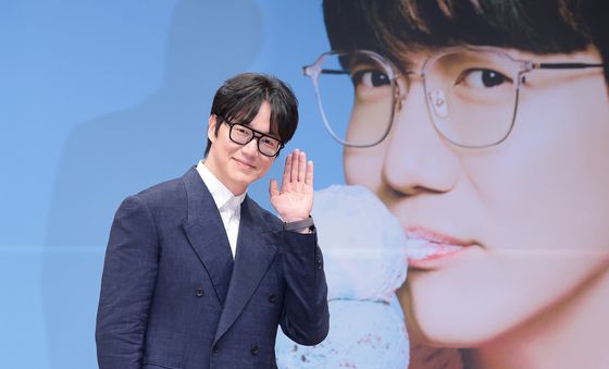 '26년차' 성시경 '고막남친'의 달콤한 미소