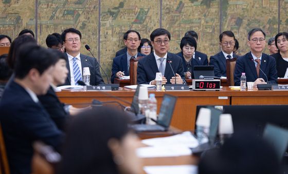 문체위 전체회의 답변하는 최휘영 장관