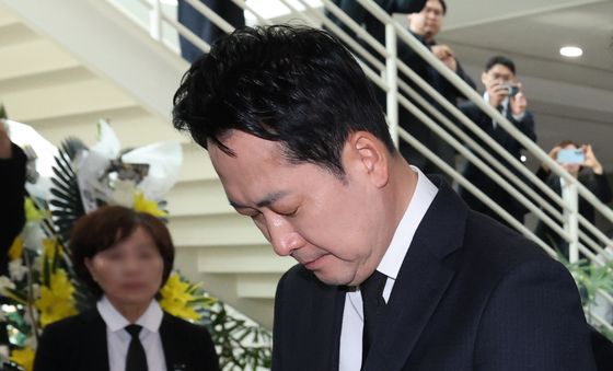 안전공업 희생자 합동분향소 조문하는 장동혁