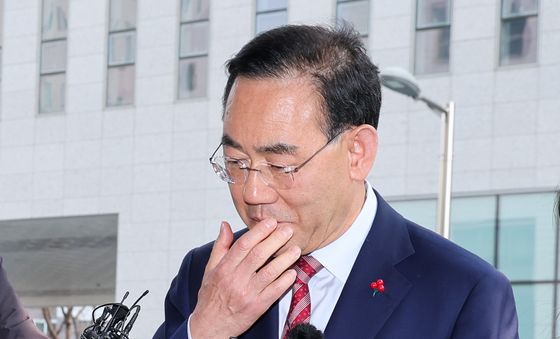 생각에 잠긴 주호영 의원