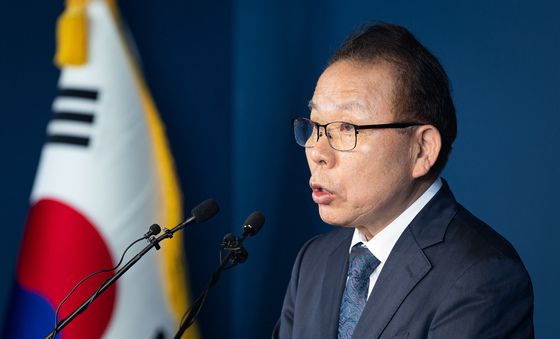 공천심사 결과 발표하는 김이수 민주당 중앙당 공천관리위원장