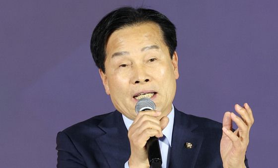 토론회서 발언하는 주철현