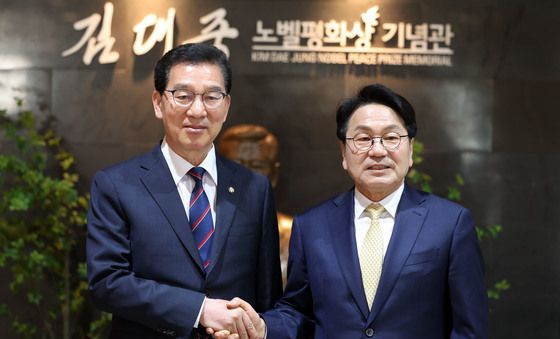 신정훈·강기정 후보, 전남광주통합특별시장 단일화