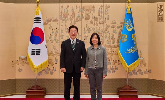 이재명 대통령, 송경희 개보위원장 임명장 수여