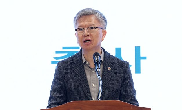 축사하는 김택우 의협 회장