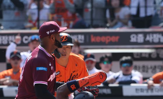 올시즌 첫 득점은 페라자