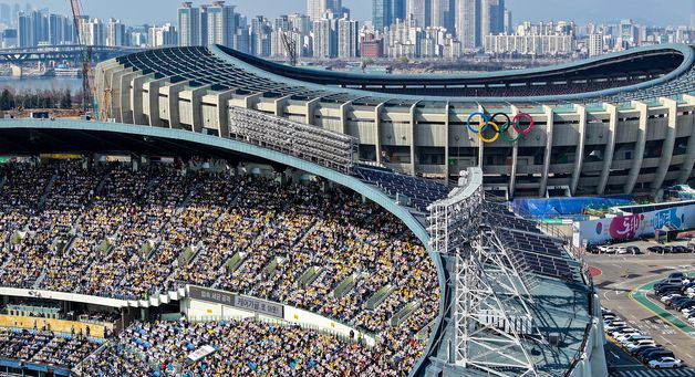 '뜨겁다' 프로야구 열기, 개막 5경기 모두 매진