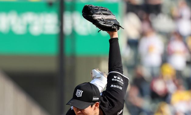 역투 펼치는 스기모토