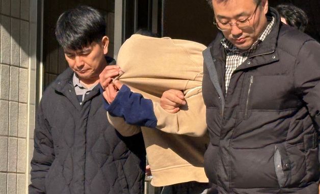 배민 개인정보 빼내 '보복대행 테러' 지휘 총책, 영장실질심사 출석