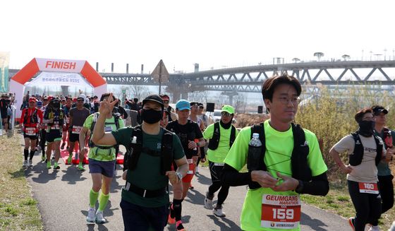 세종시 이응다리서 출발한 100km 도전…울트라마라톤 현장
