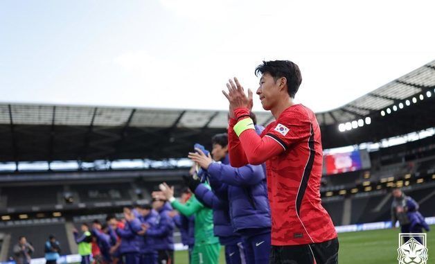 '코트디부아르에 4대0 패' 아쉬운 표정의 손흥민