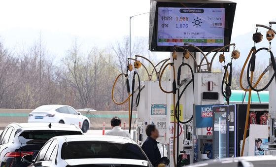 '기름값 더 오르기 전에'