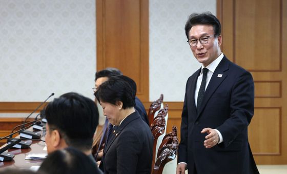 김민석 총리, 비상경제본부회의 참석