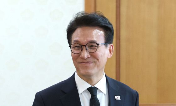 비상경제본부회의 참석하는 김민석 총리