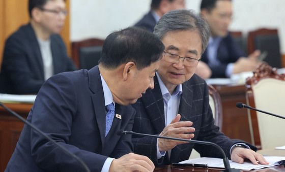 대화하는 구윤철 부총리와 조현 장관