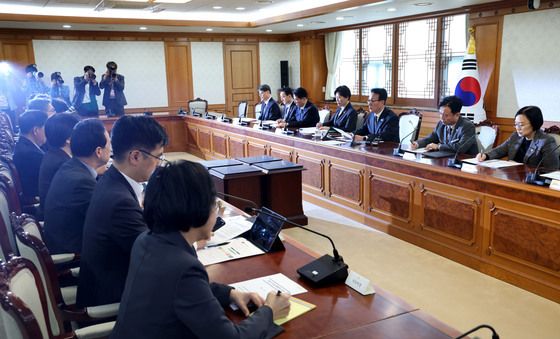 김민석 총리, 비상경제본부회의 주재