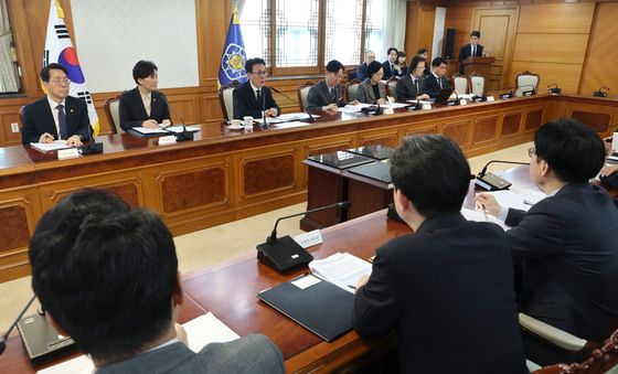 비상경제본부회의 주재하는 김민석 총리