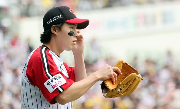 KT 타선에 당황스러운 임찬규