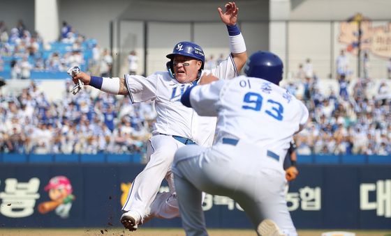 최형우, 슬라이딩!