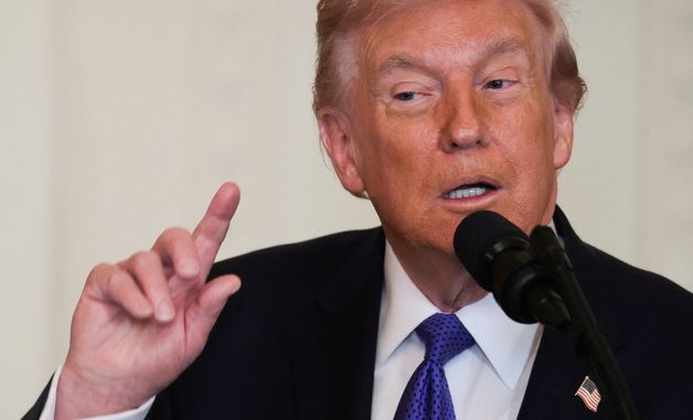 [포토] 명예훈장 수여식에서 연설하는 트럼프