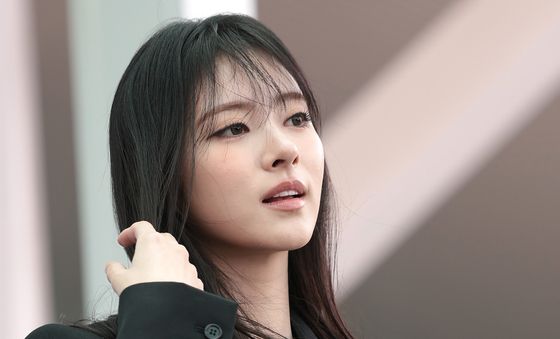 안나, 인형이 따로없네