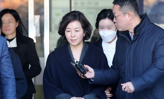 구속 전 피의자 심문 마친 김경