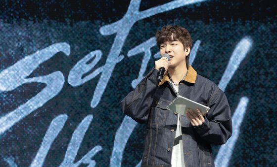 유재필, 튜넥스 데뷔 쇼케이스  MC