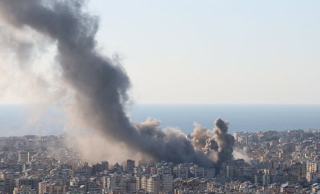 [포토] 이스라엘 폭격으로 연기 피어오르는 레바논