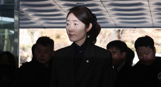 영장심사 출석하는 강선우 의원