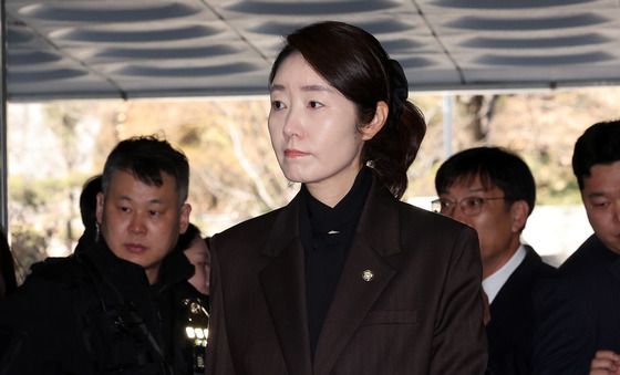 법정으로 향하는 강선우