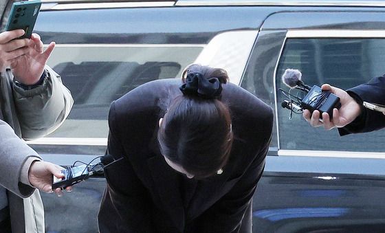 고개숙인 강선우