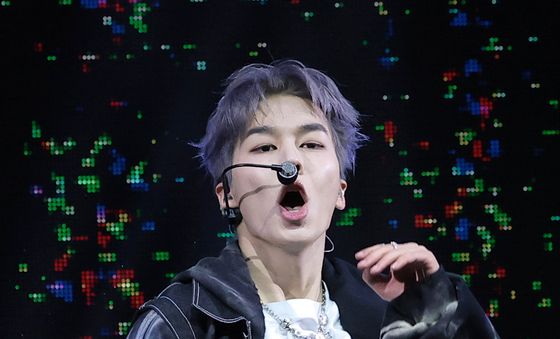 튜넥스 제온, 반짝반짝 데뷔 무대