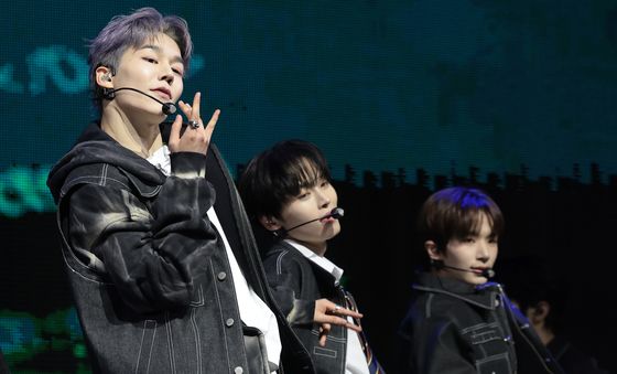 100% 무대 선보이는 제온