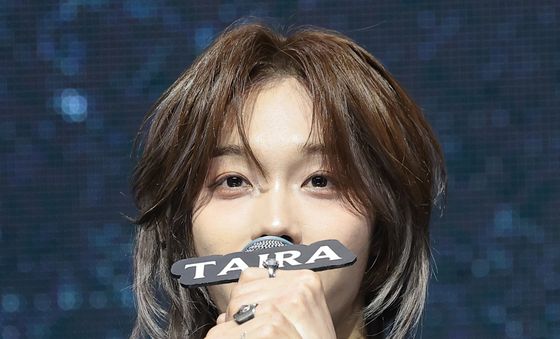 데뷔 소감 말하는 튜넥스 타이라