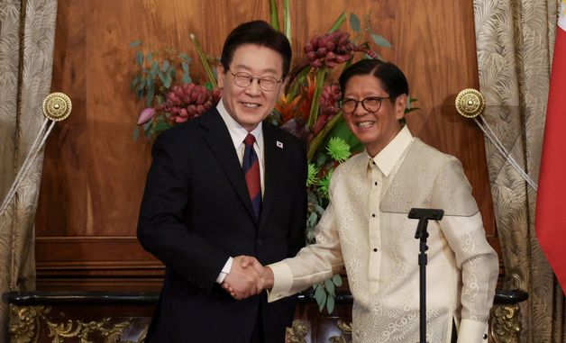 공동언론발표 마친 한·필리핀 정상