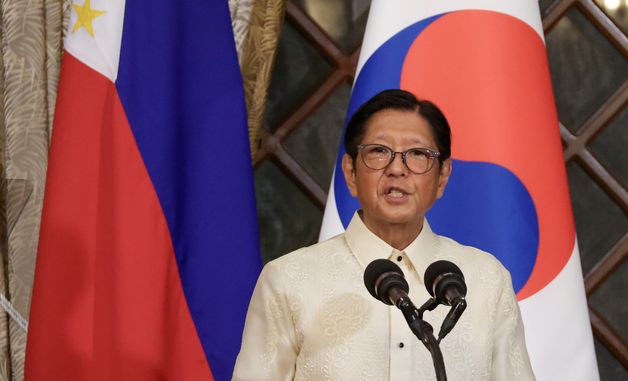 공동언론발표 하는 페르디난드 마르코스 주니어 필리핀 대통령