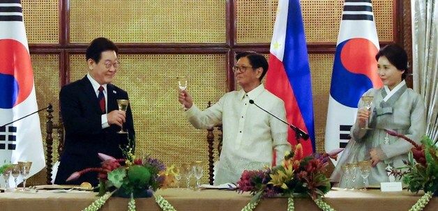 건배하는 한·필리핀 정상