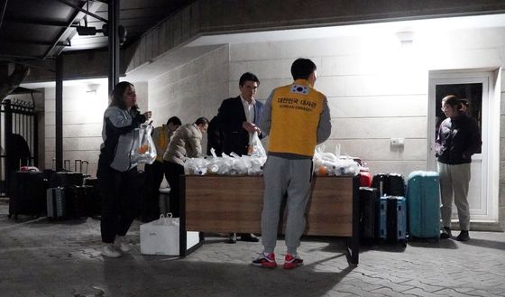 이란 체류 한국인 23명, 외교부 지원 속 투르크메니스탄으로 무사 대피