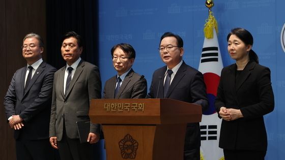 국회에서 대구시장 출마선언하는 김부겸 전 총리